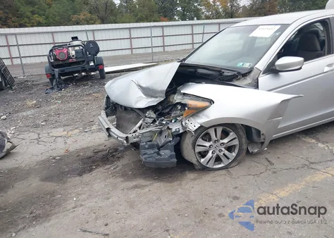 2009 Honda Accord 2.4 Lx-P z USA, uszkodzony, nr VIN 1HGCP26489A084589